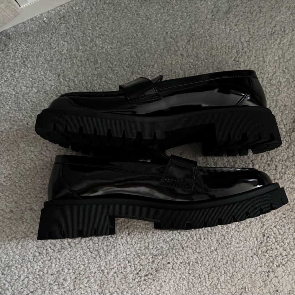 NWOT Old Navy chunky lug sole loafers - Picture 2 of 11